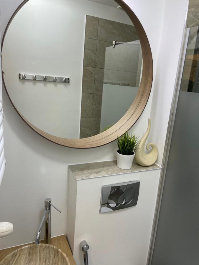 Metropole Apartments Studio City บูคาเรสต์ ภายนอก รูปภาพ